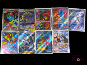 Ensemble comprenant 9 cartes Pokémon Diverses séries et raretés En japonais Sous sleeves et toploaders (l'une sous sleeve uniquement) Etat global near mint