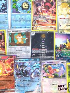Ensemble comprenant environ 100 cartes Pokémon Diverses séries et raretés Peut contenir des doubles, triples et plus Etat global near mint Sous sleeve En Français