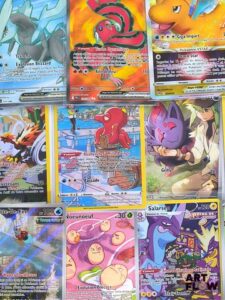 Ensemble comprenant environ 60 cartes Pokémon Diverses séries et raretés Peut contenir des doubles, triples et plus Etat global near mint Sous sleeve En Français