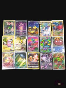 Ensemble de 15 cartes Pokémon - Alternative Rare. Séries diverses Certaines en double, triple et plus Cartes en état global near mint Sous sleeve En Français