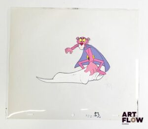 La Panthère Rose (The Pink Panther), d'après Friz Freleng et David H. DePatie La Panthère Rose Cellulo à la gouache et encre représentant La Panthère Rose en super héro On y joint le dessin préparatoire de la scène Taches et traces (voir photos) Dimensions : 27 x 31,5 cm