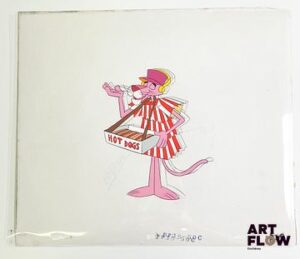 La Panthère Rose (The Pink Panther), d'après Friz Freleng et David H. DePatie La Panthère Rose Cellulo à la gouache et encre représentant La Panthère Rose en vendeur de hot-dog On y joint le dessin préparatoire de la scène Taches et traces (voir photos) Dimensions : 27 x 31,5 cm