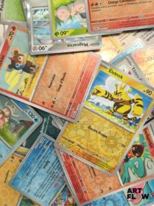 Lot de 1000 cartes Holographiques et Reverses (Cartes brillantes) Diverses séries et raretés Contient des doubles En l'état