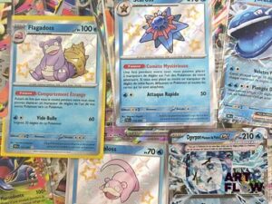 Lot d'environ 100 cartes Ultra Rares Diverses séries et raretés Contient des doubles En l'état