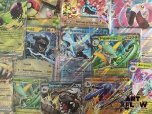 Lot d'environ 100 cartes Ultra Rares Diverses séries et raretés Contient des doubles En l'état