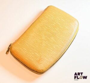 LOUIS VUITTON Portefeuille en cuir épi jaune 19,5 x 10 cm En l'état (importantes usures)