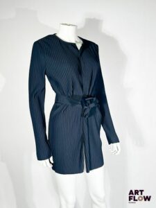 MAX MARA Leisure Veste longue en tissu marine fermée par une ceinture dans les mêmes tons. Taille S Neuf avec étiquette