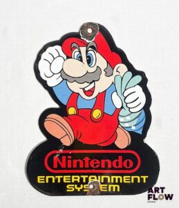 Plaque émaillée Nintendo Entertainment System 20 x 15,5 cm env Petits éclats et traces de rouille Reproduction moderne (fin XXe-début XXIe siècle)