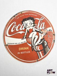 Plaque émaillée ronde Coca Cola - Drink in bottle diamètre 30 cm Petits éclats et traces de rouille Reproduction moderne