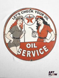 Plaque émaillée ronde Texaco Oil Service Let's check your oil diamètre 30 cm Petits éclats et traces de rouille Reproduction moderne