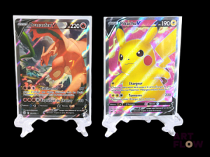 Réunion de 2 cartes Pokemon : Dracaufeu V 154 et Pikachu V 170 Séries diverses En français Etat near mint Sous sleeves, et toploaders