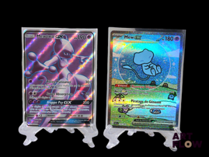 Réunion de 2 cartes Pokemon : Mewtwo GX 72/73 Full art et Mew ex Alternatif 232/091 Diverses séries et raretés En français Etat global near mint Sous sleeves et toploaders