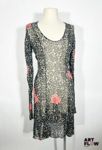 SONIA RYKIEL Robe à manches longues et motifs dans les tons noirs et rouge, ornée d'un strass Taille 36/38 Quelques trous, fils tirés et une petite tache